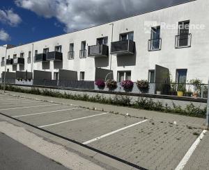 Luxusný 2-izbový byt s veľkolepou terasou a parkovaním v novostavbe