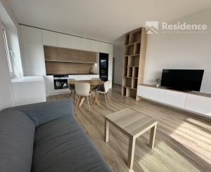 Svetlý 3-izbový novostavbový byt s veľkým balkónom a parkovaním