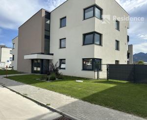Svetlý 3-izbový novostavbový byt s veľkým balkónom a parkovaním