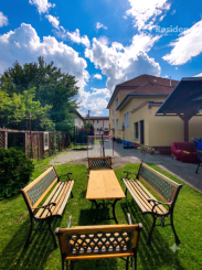 Byt v centre mesta s komfortom domu, záhradou a garážou