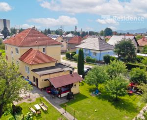 Byt v centre mesta s komfortom domu, záhradou a garážou