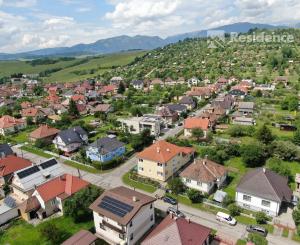 Byt v centre mesta s komfortom domu, záhradou a garážou
