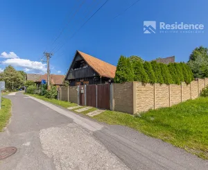 Liptovská chalupa s pozemkom, humnom a kompletným zariadením, Jakubovany
