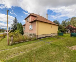 Rodinný dom vo Vavrišove v krásnom prostredí – skvelý potenciál a rozľahlý pozemok
