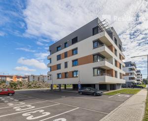 2-izbový byt vo vysokom štandarde s krytým parkovaním – Palúdzka