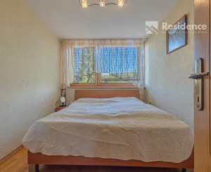 Výnimočný, veľký a slnečný 3-izbový byt s pieckou a dvoma balkónmi – Demänová