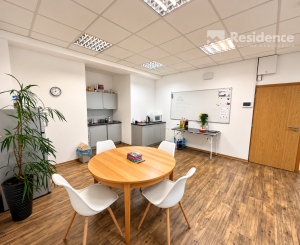 PRENÁJOM REPREZENTATÍVNYCH KANCELÁRSKYCH PRIESTOROV – 208 m²