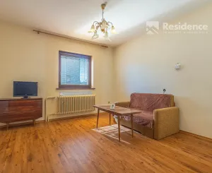 Bývanie aj podnikanie na jednej adrese: 5i rodinný dom + 1i byt + priestor na salón, ateliér, ordináciu...