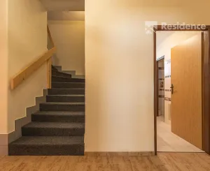 Bývanie aj podnikanie na jednej adrese: 5i rodinný dom + 1i byt + priestor na salón, ateliér, ordináciu...