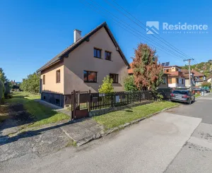 Bývanie aj podnikanie na jednej adrese: 5i rodinný dom + 1i byt + priestor na salón, ateliér, ordináciu...