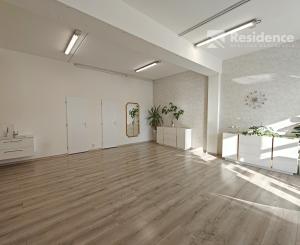 Prenájom obchodného priestoru 55 m2 v centre L. Mikuláša