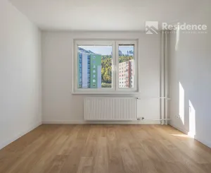 PREDAJ: Priestranný trojizbový byt po kvalitnej kompletnej rekonštrukcii
