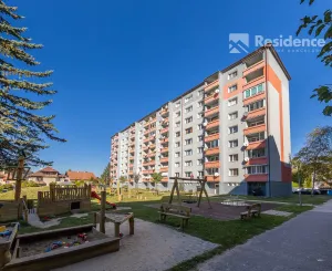 PREDAJ: Priestranný trojizbový byt po kvalitnej kompletnej rekonštrukcii