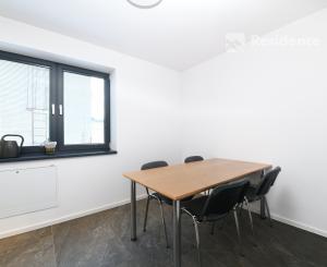 MODERNÝ SKLADOVÝ AREÁL S SHOWROOMOM A ADMINISTRATÍVOU | 743 m² | POZEMOK 2 679 m²