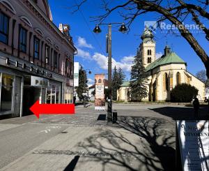 OBCHODNÉ PRIESTORY NA PRENÁJOM | 300 m² | PEŠIA ZÓNA LIPTOVSKÝ MIKULÁŠ