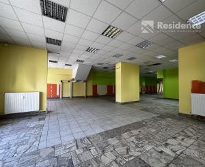 OBCHODNÉ PRIESTORY NA PRENÁJOM | 300 m² | PEŠIA ZÓNA LIPTOVSKÝ MIKULÁŠ