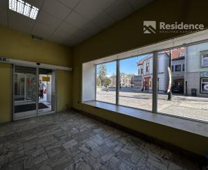 OBCHODNÉ PRIESTORY NA PRENÁJOM | 300 m² | PEŠIA ZÓNA LIPTOVSKÝ MIKULÁŠ