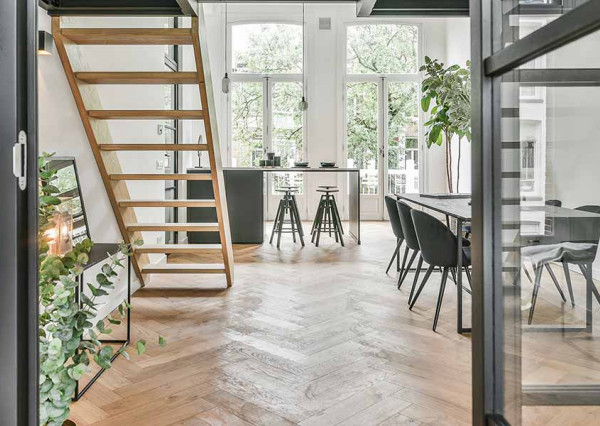 VEĽKÝ - ZREKONŠTRUOVANÝ - ZARIADENÝ