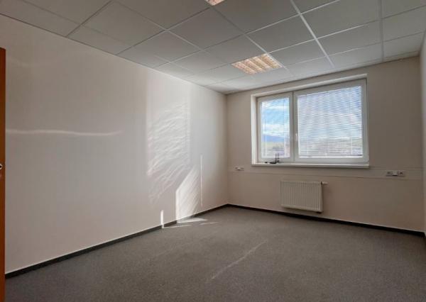 Kancelária v modernej budove v LM na prenájom