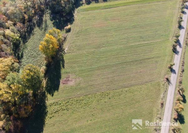 Pozemok na predaj, Beňadiková