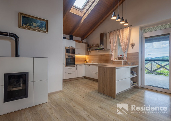 Štýlový vidiecky dom na predaj v podhorskom prostredí Svätého Kríža