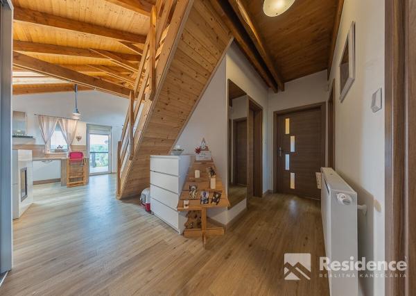 Štýlový vidiecky dom na predaj v podhorskom prostredí Svätého Kríža