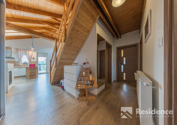 Štýlový vidiecky dom na predaj v podhorskom prostredí Svätého Kríža