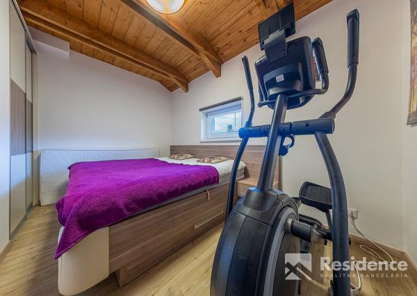 Štýlový vidiecky dom na predaj v podhorskom prostredí Svätého Kríža