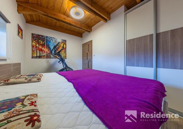 Štýlový vidiecky dom na predaj v podhorskom prostredí Svätého Kríža