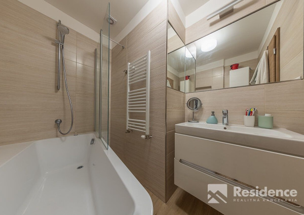 Štýlový vidiecky dom na predaj v podhorskom prostredí Svätého Kríža