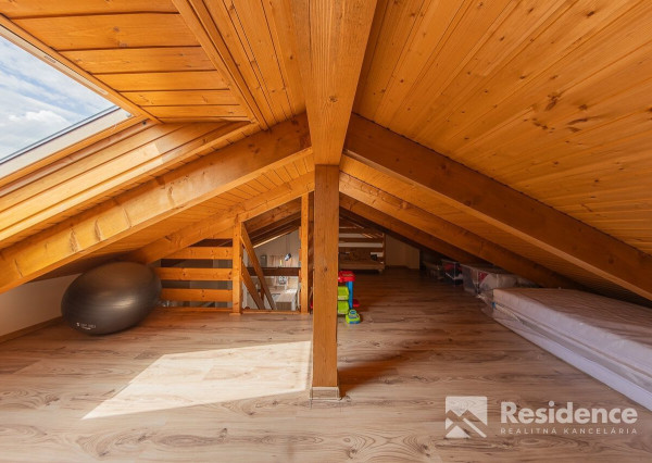 Štýlový vidiecky dom na predaj v podhorskom prostredí Svätého Kríža