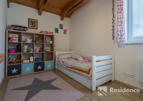 Štýlový vidiecky dom na predaj v podhorskom prostredí Svätého Kríža