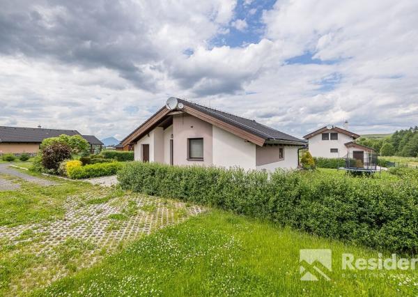 Štýlový vidiecky dom na predaj v podhorskom prostredí Svätého Kríža