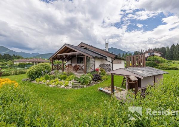 Štýlový vidiecky dom na predaj v podhorskom prostredí Svätého Kríža