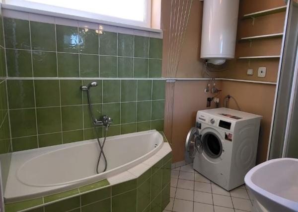 Prenájom: dvojizbový byt na Nábreží v modernej bytovke