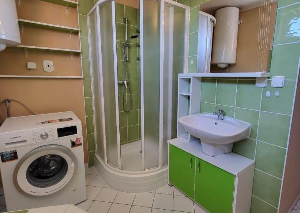 Prenájom: dvojizbový byt na Nábreží v modernej bytovke