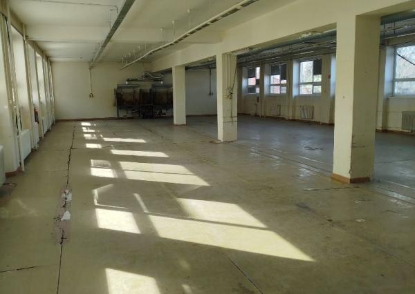 Skladové priestory s nákladným výťahom na prenájom