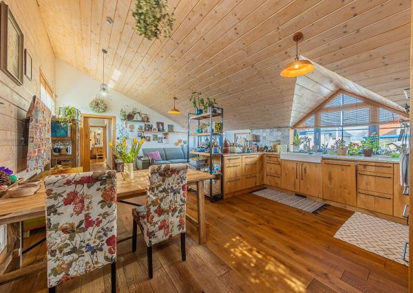 Zabehnutý penzión s reštauráciou, wellnessom a bytom pre majiteľa!