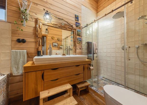 Zabehnutý penzión s reštauráciou, wellnessom a bytom pre majiteľa!