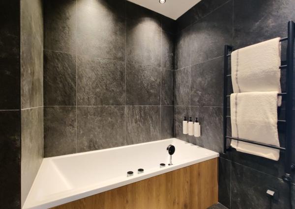 Exkluzívny 1-spálňový apartmán na predaj v Swissôtel Damian Jasna