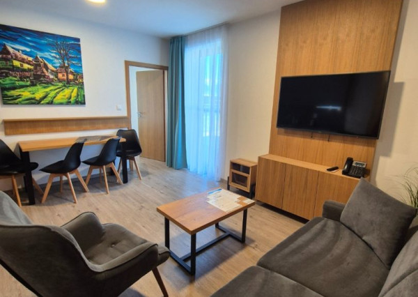 Štýlový 1-izbový apartmán v rezorte Maladinovo – bývajte ako na dovolenke po celý rok!