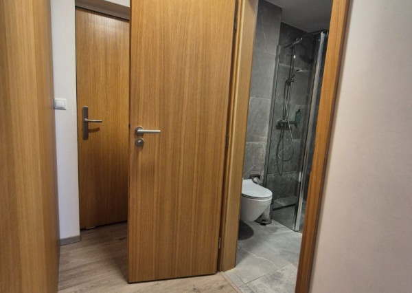 Štýlový 1-izbový apartmán v rezorte Maladinovo – bývajte ako na dovolenke po celý rok!