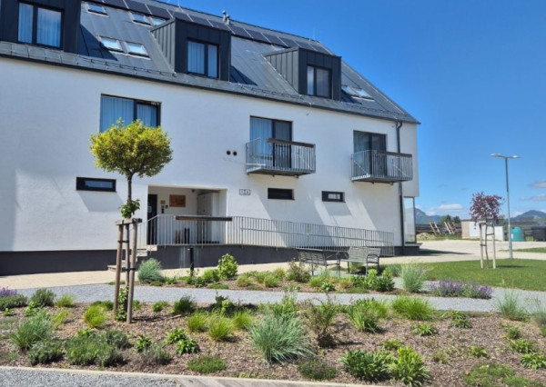 Štýlový 1-izbový apartmán v rezorte Maladinovo – bývajte ako na dovolenke po celý rok!