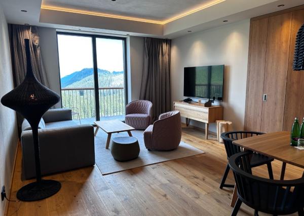 Horský luxus - Apartmán budúcnosti dostupný už dnes – komfort, technológia a štýl v jednom.