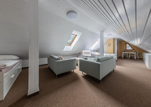 Zabehnutý penzión neďaleko Jasnej s veľkým pozemkom