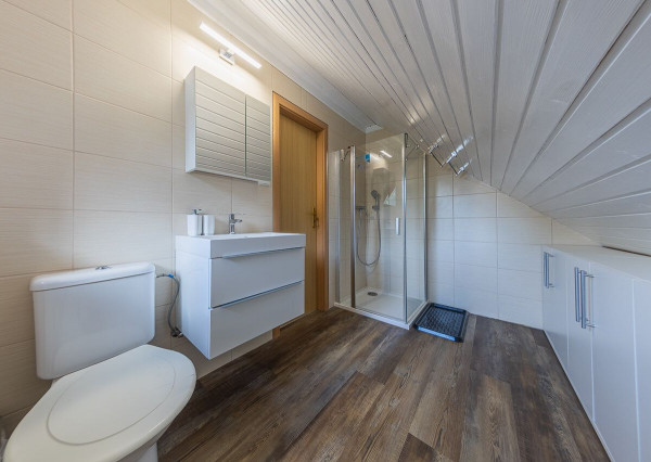 Zabehnutý penzión neďaleko Jasnej s veľkým pozemkom