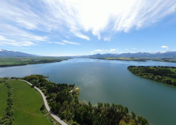 Lukratívny pozemok pri Liptovskej Mare na predaj