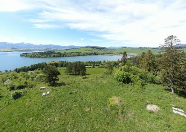 Lukratívny pozemok pri Liptovskej Mare na predaj