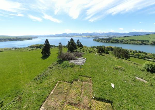 Lukratívny pozemok pri Liptovskej Mare na predaj