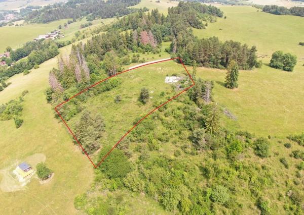 Lukratívny pozemok pri Liptovskej Mare na predaj